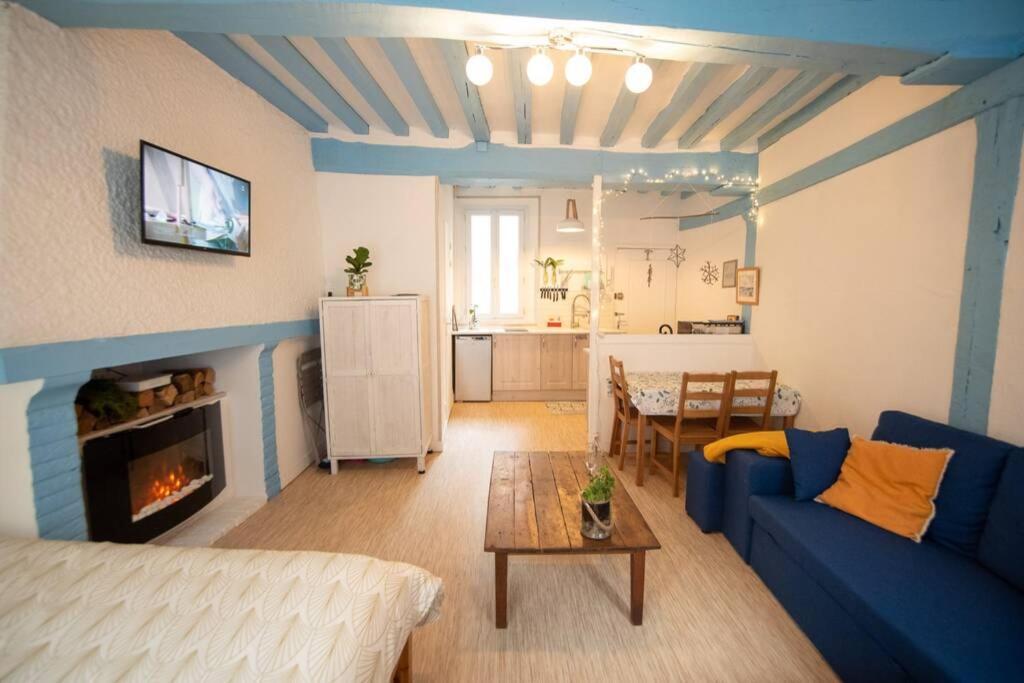 Blue Appartment With A Fireplace Dieppe Bagian luar foto